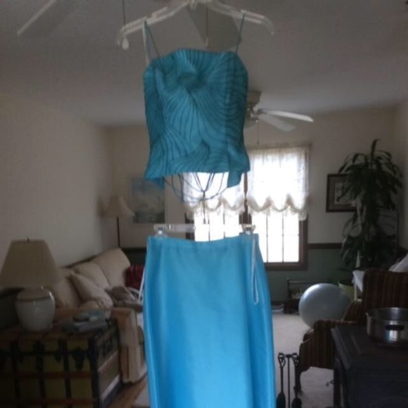Prom dress - Picture 1 of 3